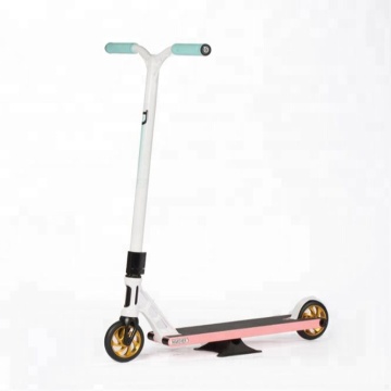 Scooter per stunt professionale con ruota centrale in alluminio