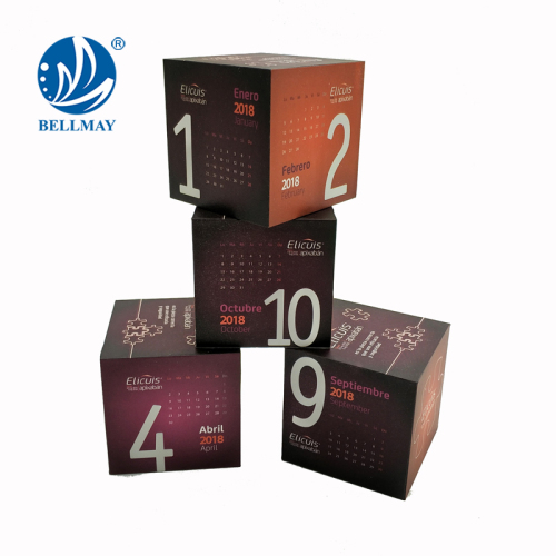 Cube de calendrier chaud de 4pcs avec l'aimant promotin cube magique cube hebdomadaire de calendrier