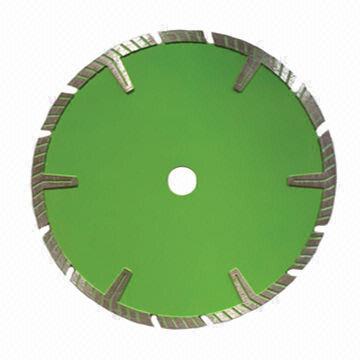 Concrete diamond cutting blade, continuous rim and turbo