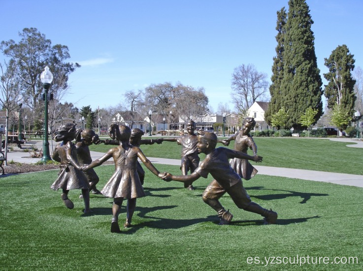 Vida tamaño bronce tocando la estatua de los niños para la venta