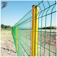 Easy to install peach shaped post fence