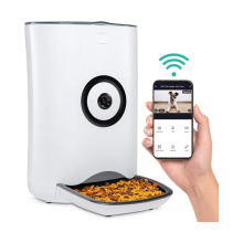 Smart pet feeder with twist lock cover