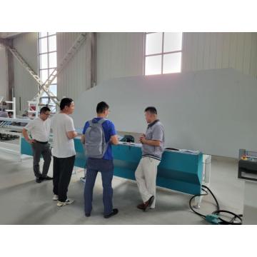 Automatic spacer bending machine for spacer bar