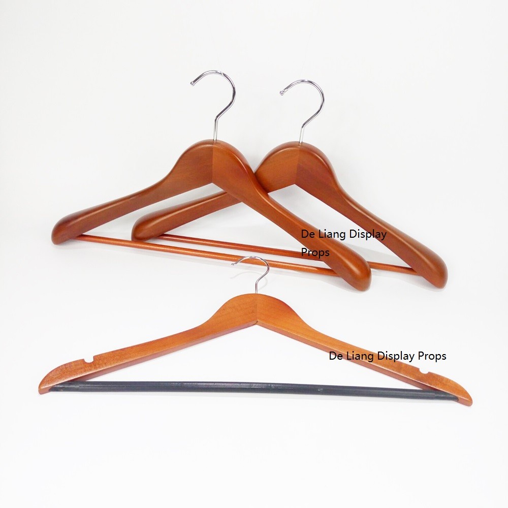 DL939 Hot Cheapest price thin wooden hanger hotel hanger with round bar and rubber strip rubber coating suits hanger with pants