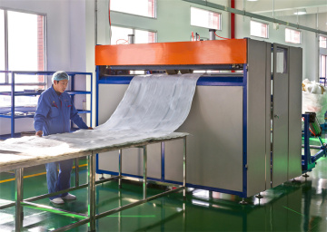 Automatic woven bag cutting machine