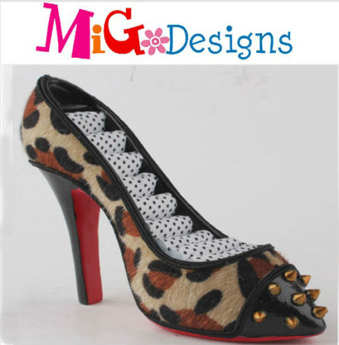 Unique Resin High Heel Ring Hold Polyresin Shoe For Wholesale