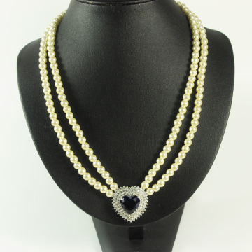 Pearl and Heart Pendant Necklace