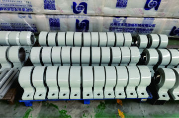 Bearing for paper machine roller