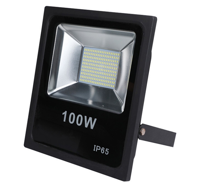 LED floodlight with a large illumination range