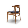 Hans wegnerレストランルーム用のエルボーチェア