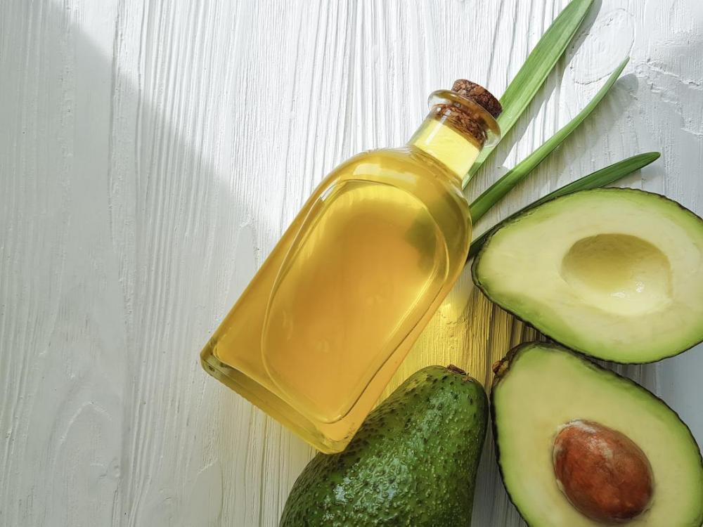 Olio di avocado biologico al 100% e olio essenziale naturale