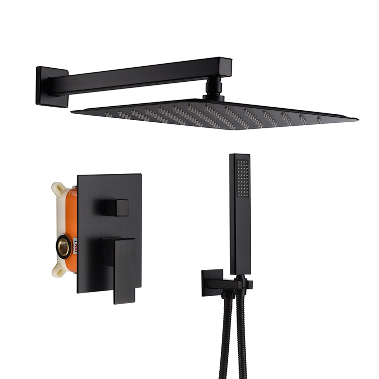 隠された壁に取り付けられた2つの機能のハンドシャワー(黒い浴槽の蛇口を含む)バスルームシャワーヘッドセット