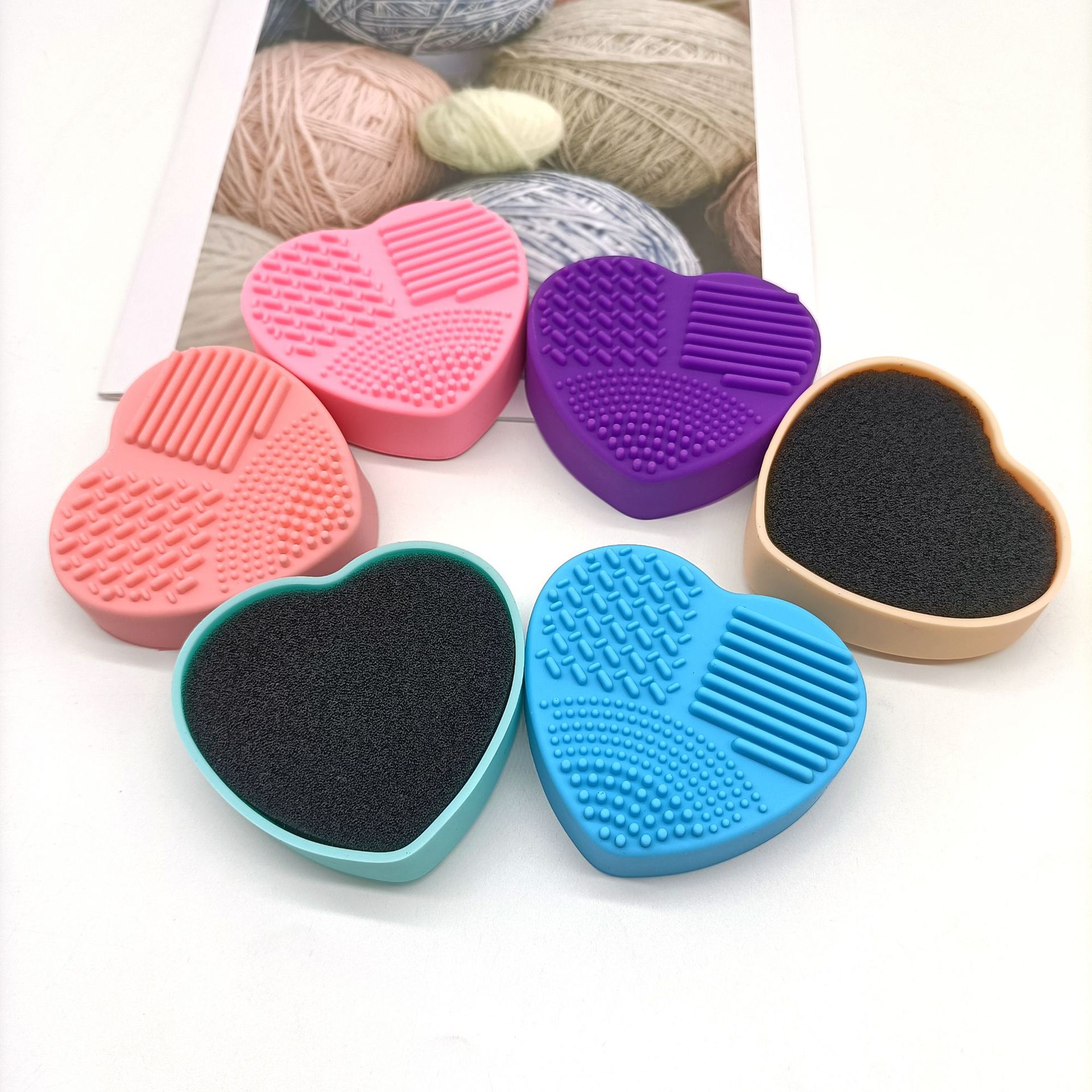 Hot Sale Remover Wet Automatic Makeup Brush Cleaner and Dryer Silicone Makeup Brushs Cleaning Sponge Box