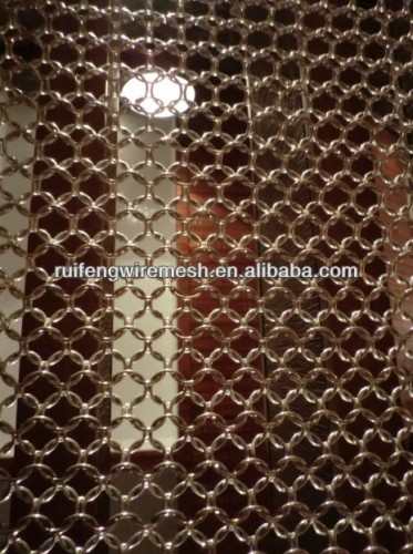 Chain mail curtain