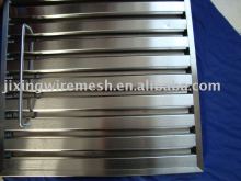 Metallic baffle filter