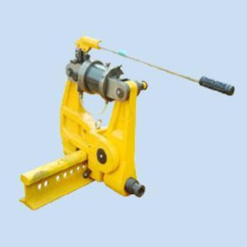 Hydraulic punching machine of railway tools