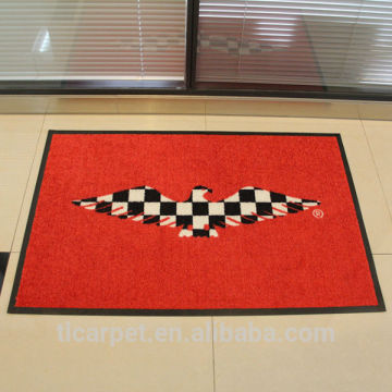 Fancy Red Door Mat 01