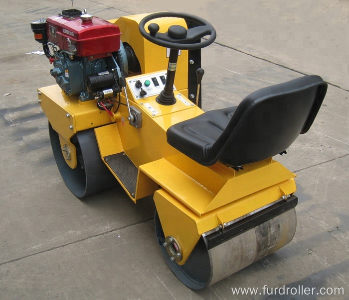 Hot Style Imported Hydruliac Unit Vibration Road Roller (FYL-850S)