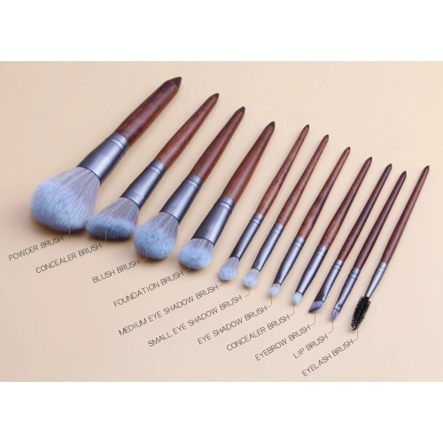 brush concealer kening