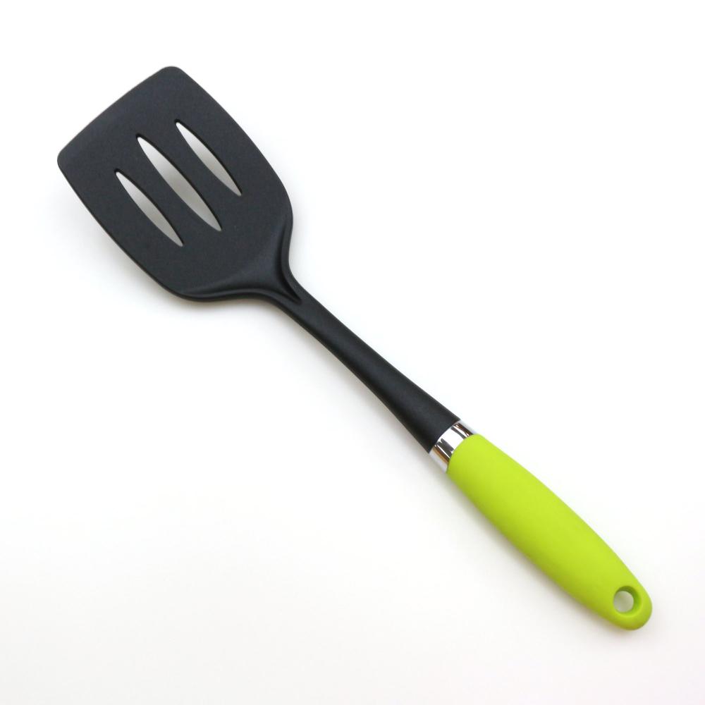 Nonstick Kitchen Utensil Nylon geschlitzter Spatel