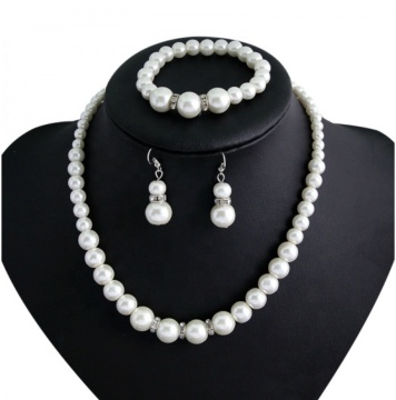 White Rhinestone Choker Necklace Imitation Pearl Jewelry Bridal Gift Set