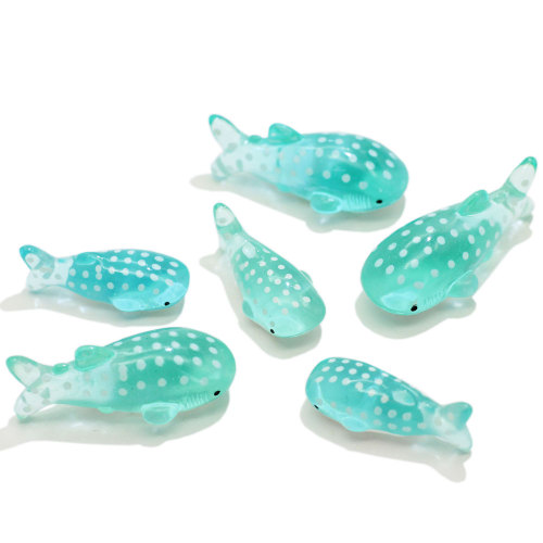 Perlas de resina de cabujón Kawaii de pez de resina azul claro de moda, encantos decorativos hechos a mano, decoración del teléfono, adorno de bricolaje