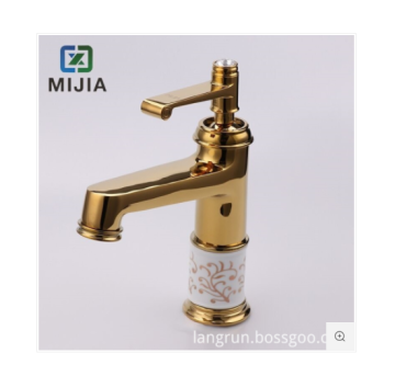 Hot and cold pack for medical compress