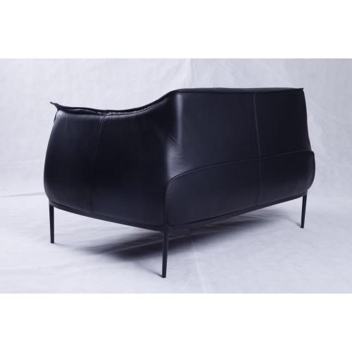 עיצוב מודרני Archibald Loveseat מאת ז&#39;אן מארי מסו