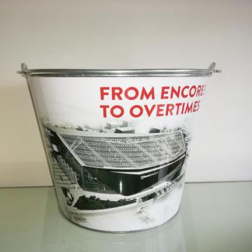 Round bucket with handle