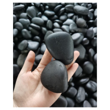Polished Black Cobblestone for Outdoor Villa Enhancements