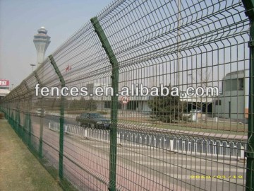 Airport wire mesh fence