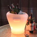 Atrakcyjny plastikowy stół z łyżką do lodu LED