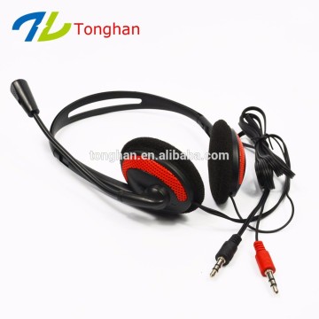 Red computer audio jack long wired headphones headset with microphone