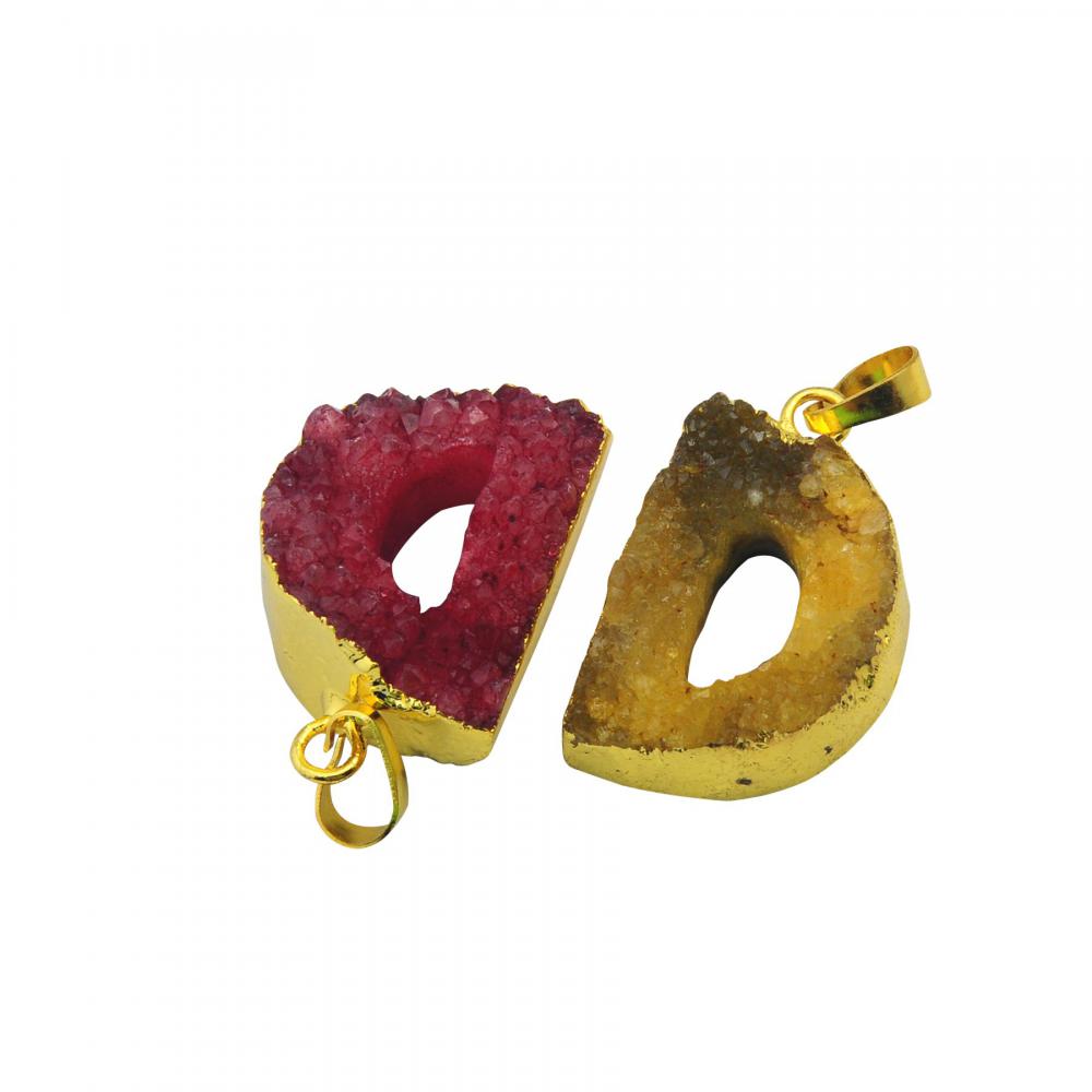 Collier avec pendentif lettre D alphabet en cristal coloré