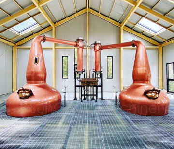 Single malt scotch whisky copper pot still distillation