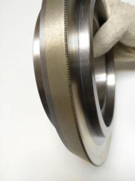 Diamond dressing wheel