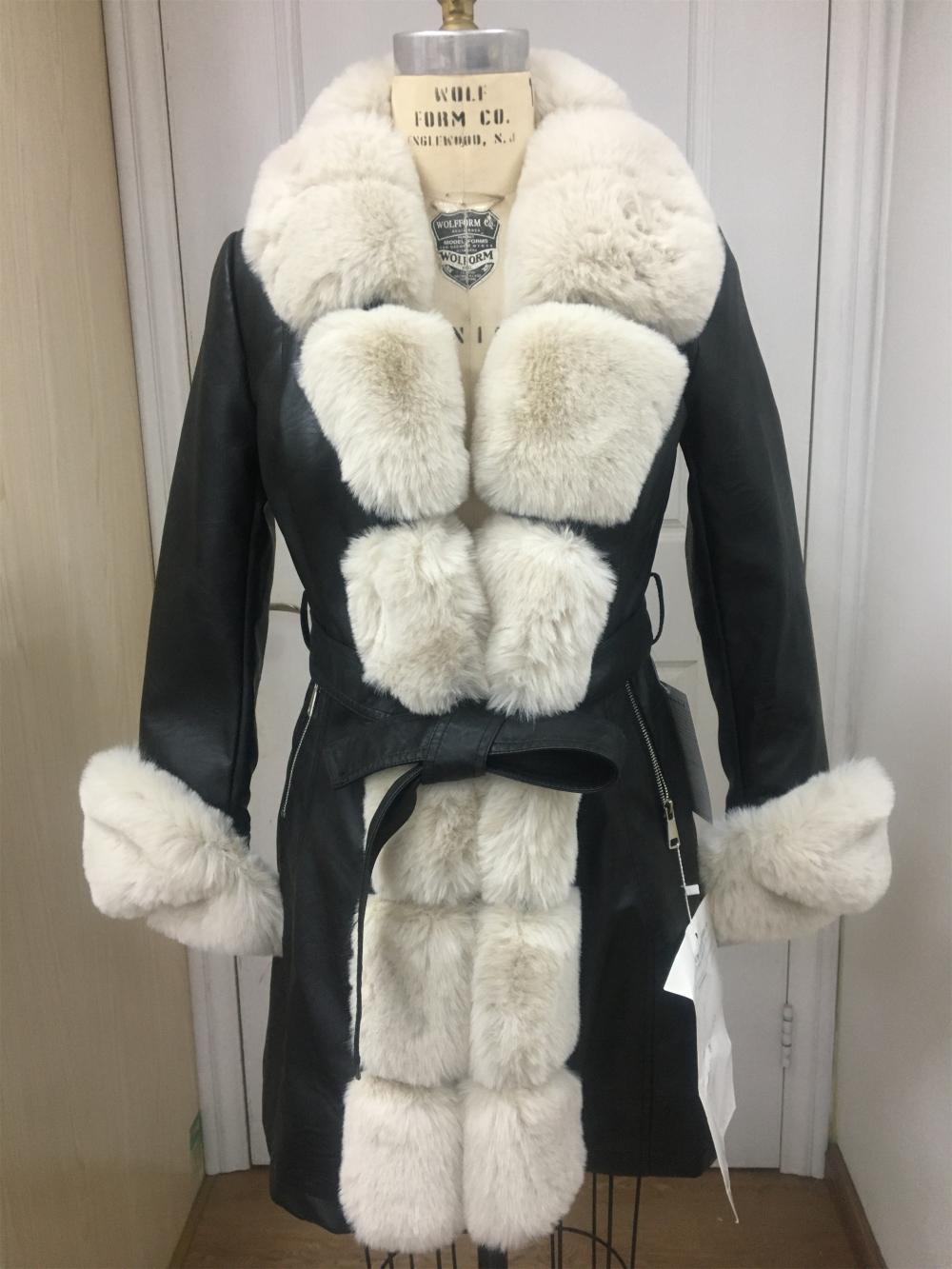 Manteau noir en fausse fourrure en peluche