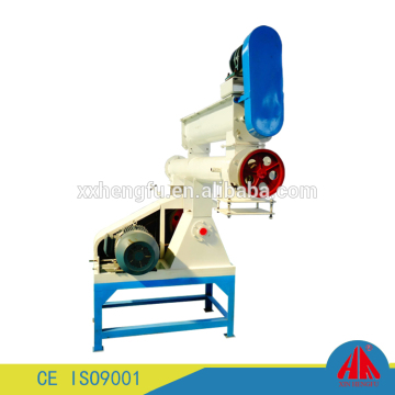 Diesel driven chicken pig feed pellet making machine