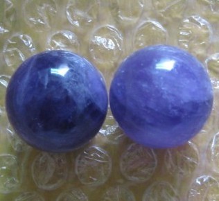 polished gemstone amethyst spheres