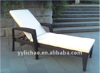 Adjustable lounge chair