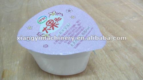 yogurt filling and sealing machine