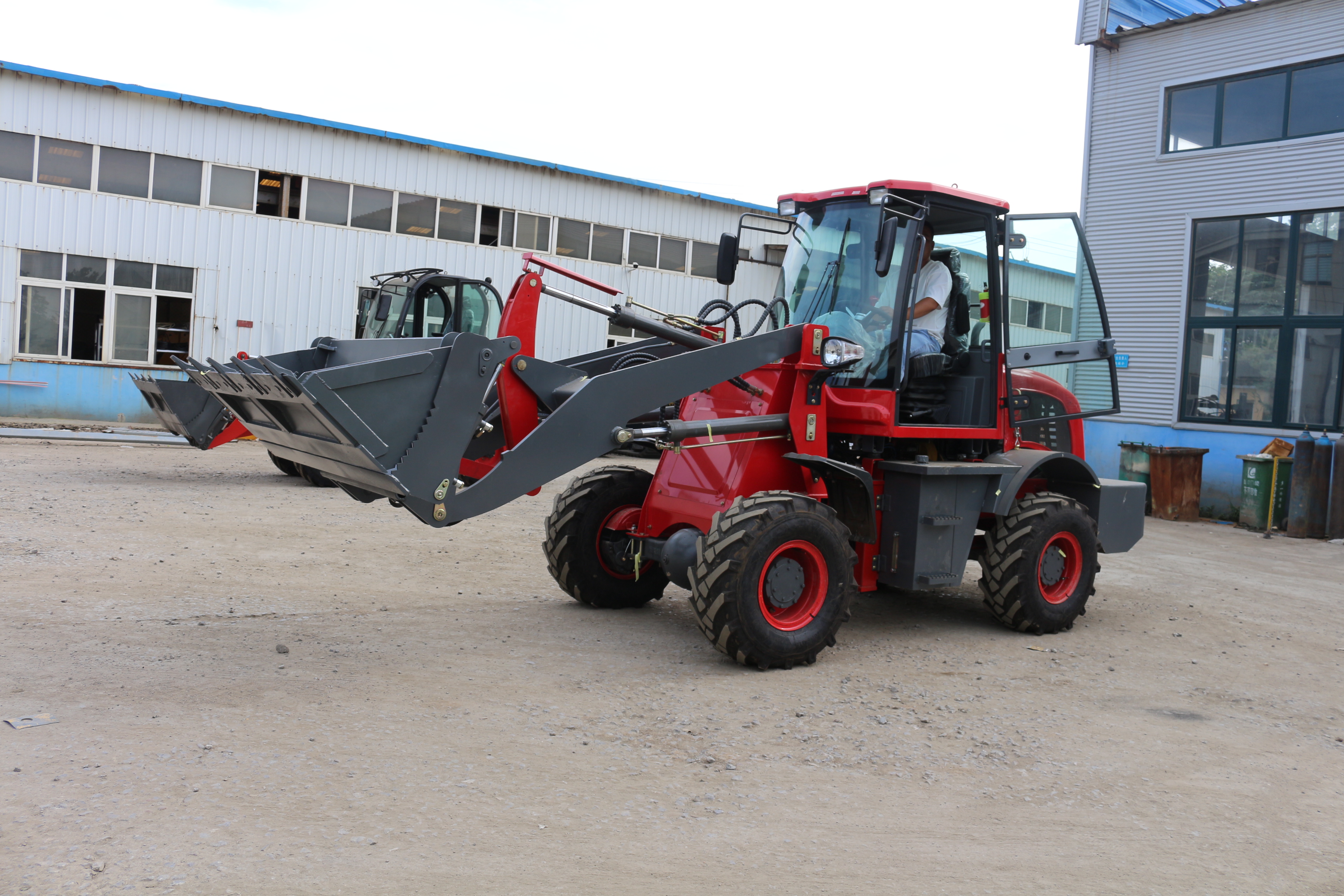 4X4 Multifungsi 1.5ton front end loader OCL15