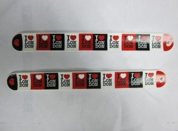 Color Filled Reflective Slap Bands Custom Rubber Wrist Bands For Business Promotion Gift