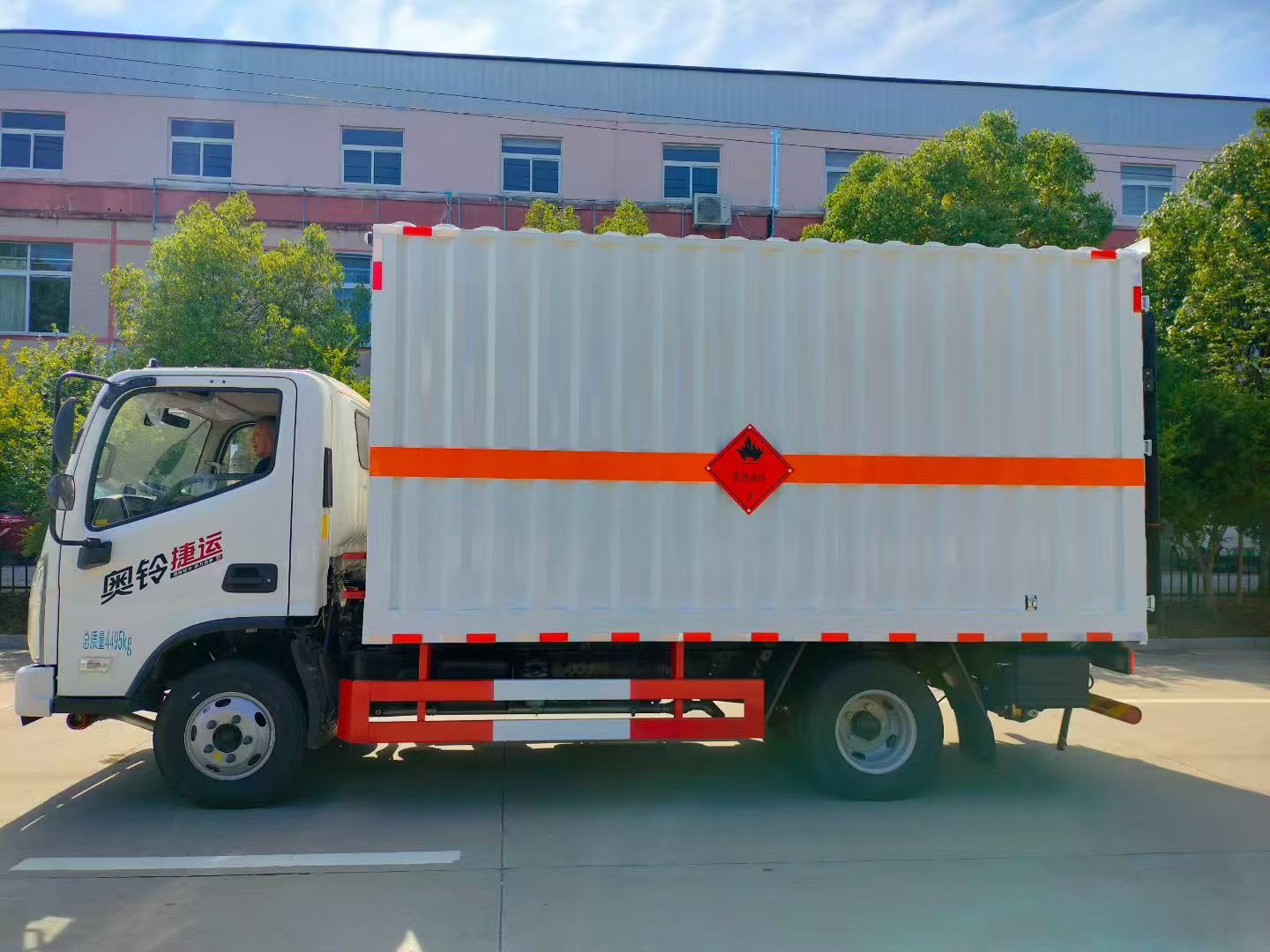 Прочный взрывозащищенный фургон для перевозки легких грузов Durable Explosion Proof Van for Light Load Transportation