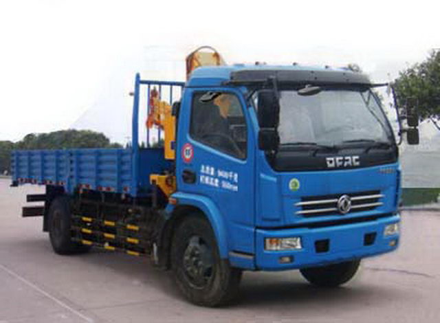 DONGFENG شاحنة متنقلة مع كرين 4Ton