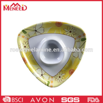 Triangle recycled plastic chips and dip