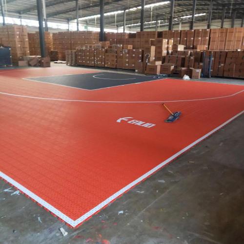 Materiale in campo in tribunale Plastica intrecciata PP PP piastrelle da basket pavimenti elastica esterna