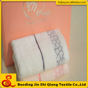 Wholesale Cotton Jacquard Fashion Gift Towel Set In Gift Box