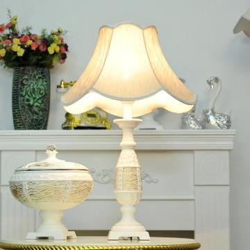 classic cloth resin table lamp