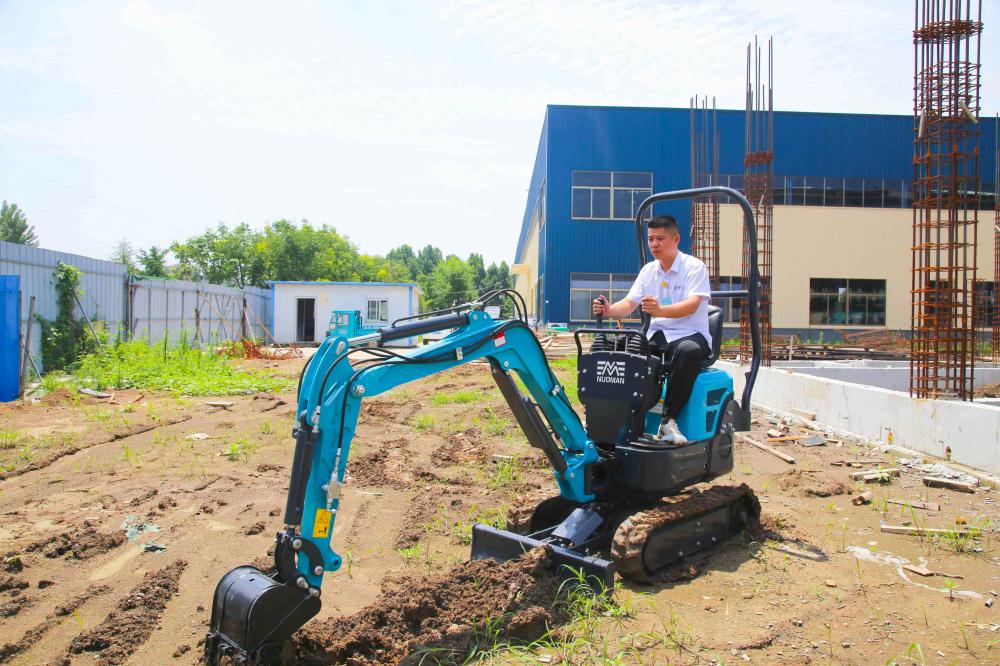 NM-E10PRO terbaik 1 ton mini excavator dengan lampiran